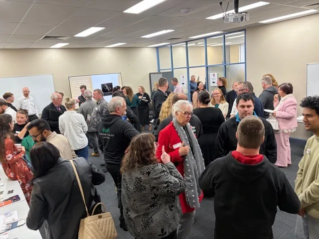 Guests at a Hub Meet & Mingle networking event